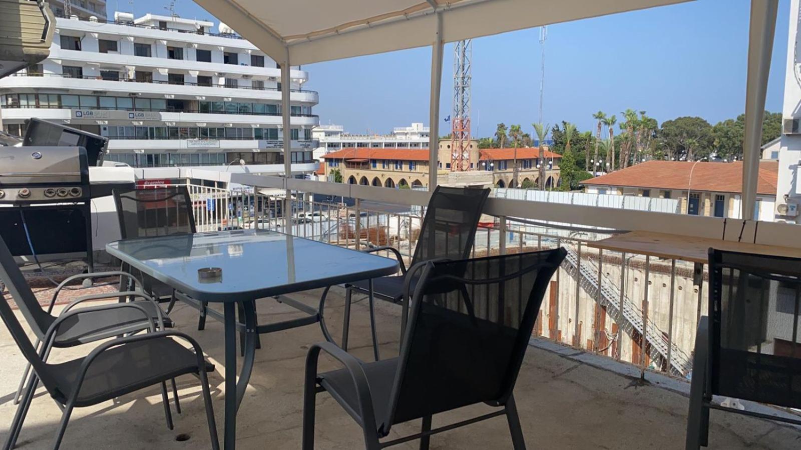 Citycenter Rooms Next To The Beach Ларнака Экстерьер фото